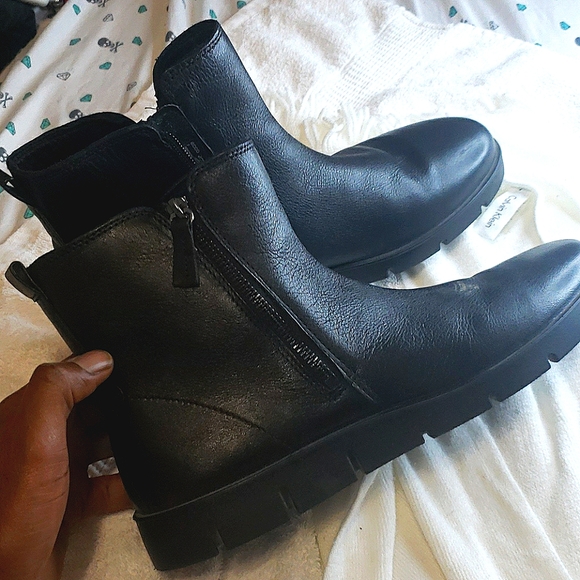 Shoes - Picture 2 of 2